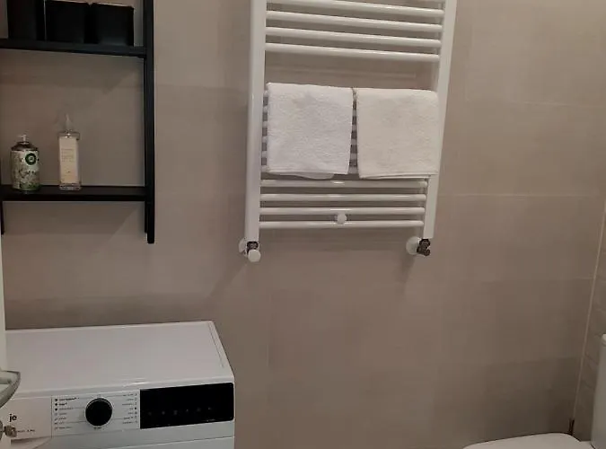 Mia Plus!! Self Check-In!! Apartment