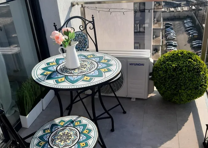 Apartment Mia Plus!! Self Check-In!! *